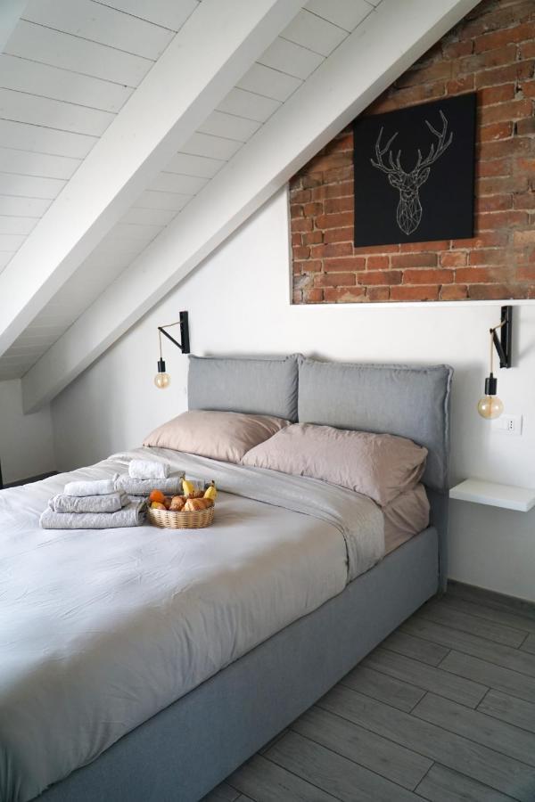 Cozy With Mole & Hill View