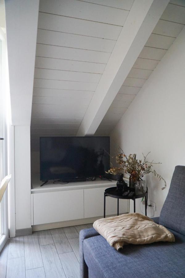 Apartment Cozy With Mole & Hill View